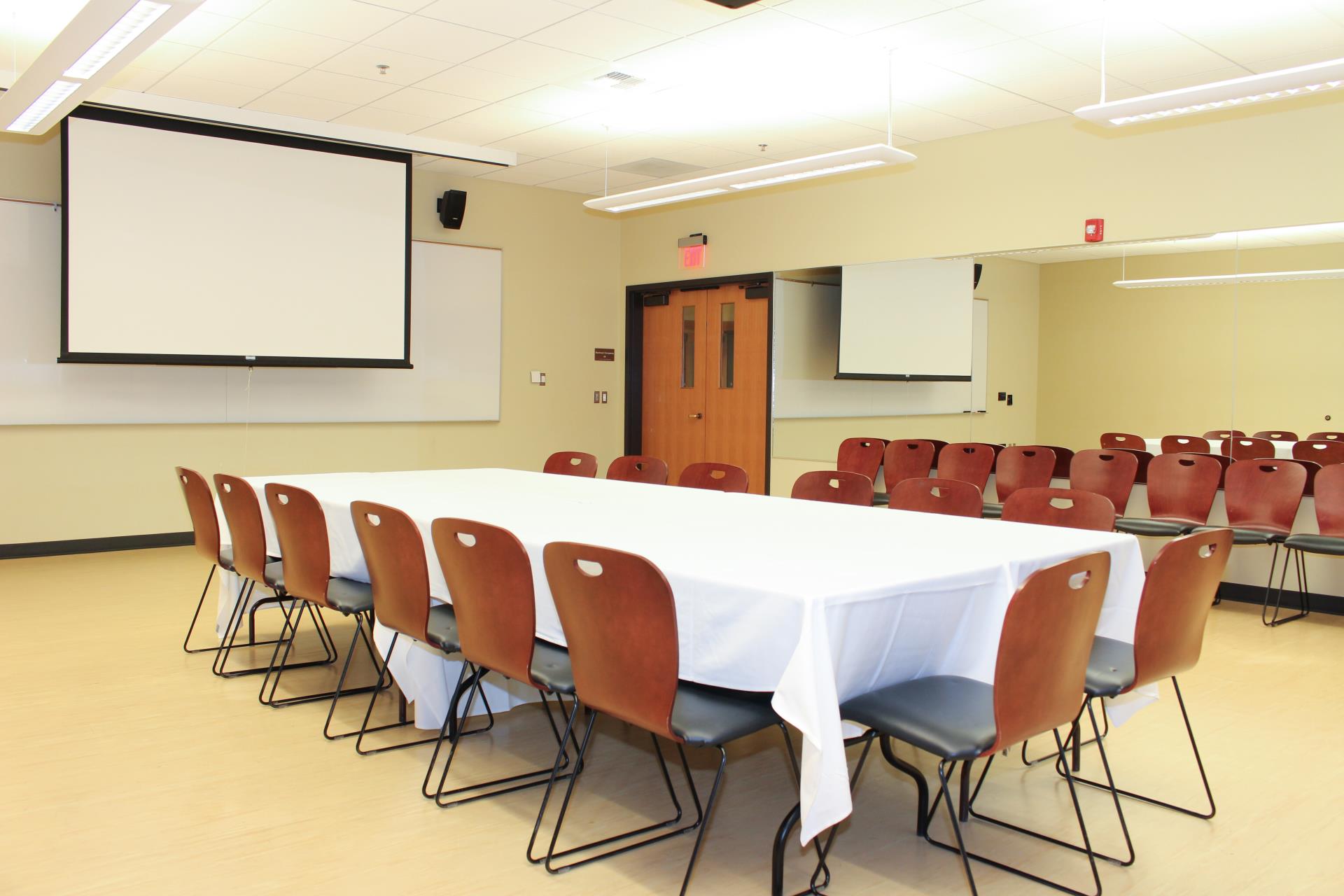 Crescent Room Meeting Setup